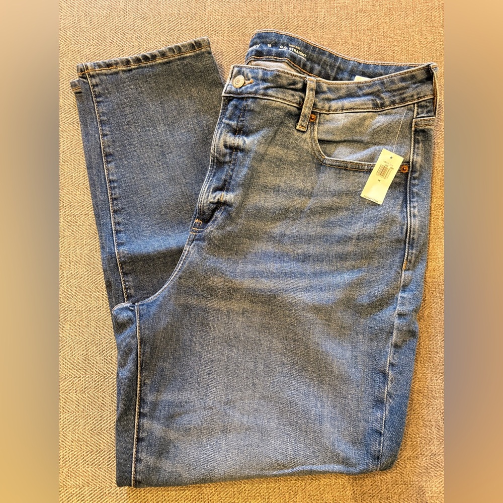 Old Navy Women's Straight Leg Jeans - Medium Blue
